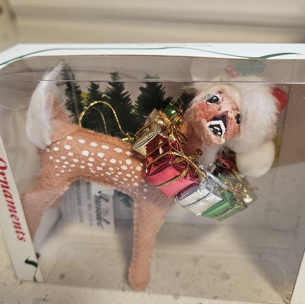 Annalee 4 inch fawn w gifts ornament - Picture 4 of 4